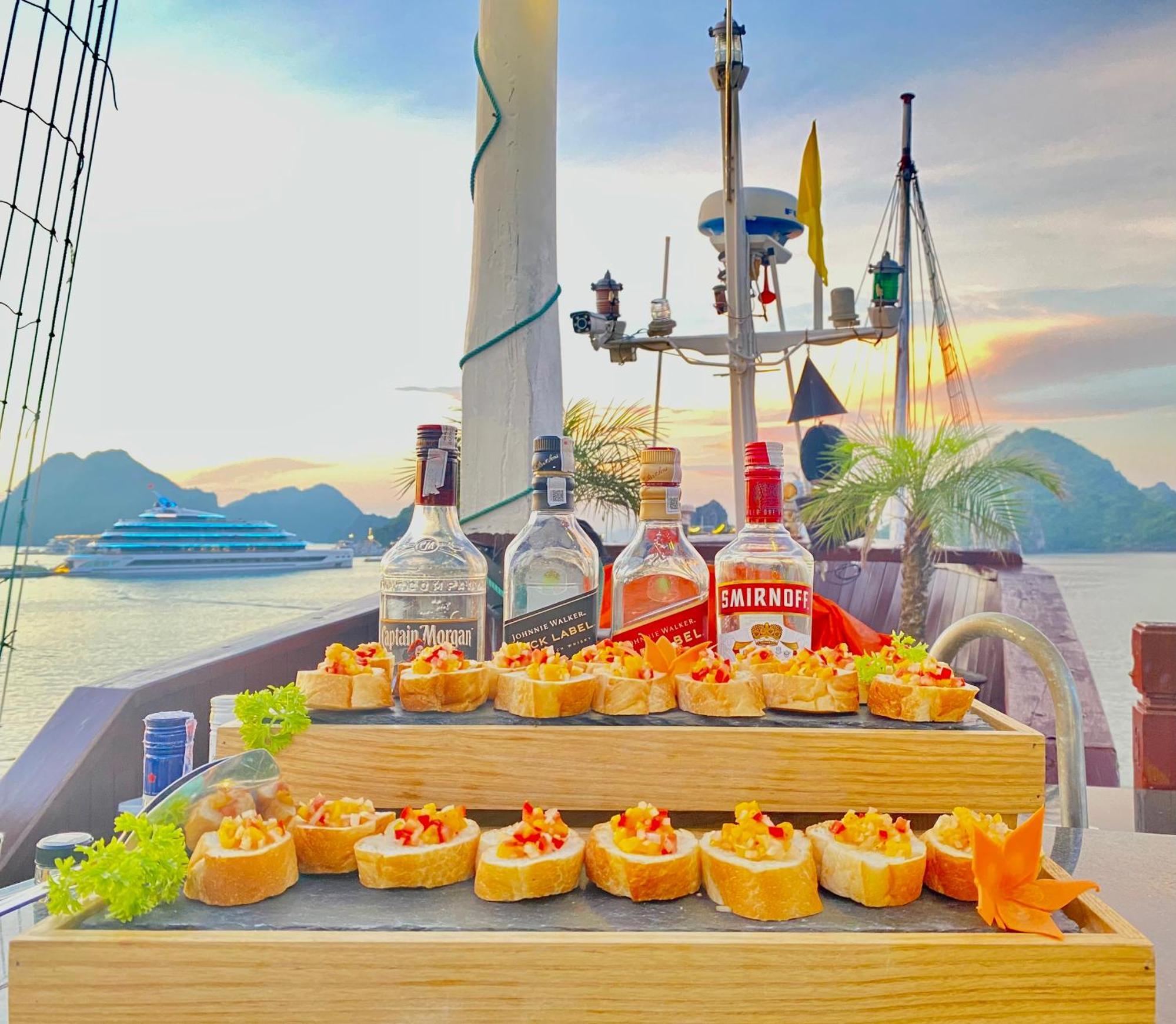 Hera Grand Luxury Cruise ハロン エクステリア 写真